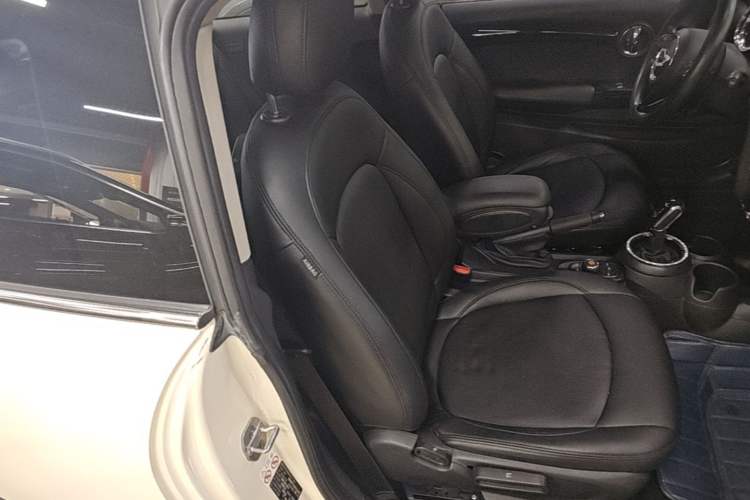 Used MINI 2018 1.5T ONE PLUS Right Front Seat