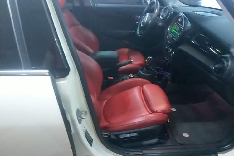Used MINI 2018 1.5T COOPER Classic Edition Five-Door Version Right Front Seat