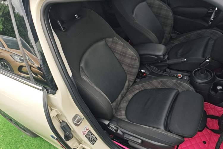 Used MINI 2018 1.5T COOPER Classic Edition Five-Door Version Right Front Seat