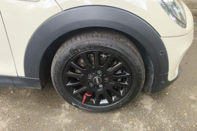 Used MINI 2018 1.5T COOPER Classic Edition Right Front Wheel Hub