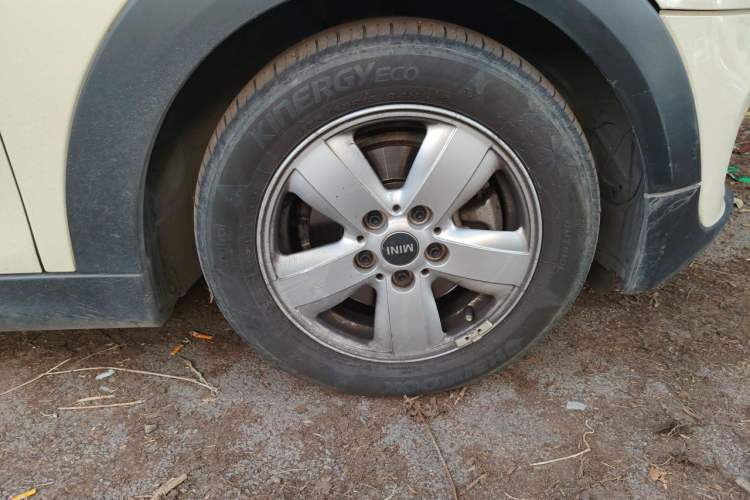 Used MINI 2018 1.5T ONE Five-Door Edition Right Front Wheel Hub