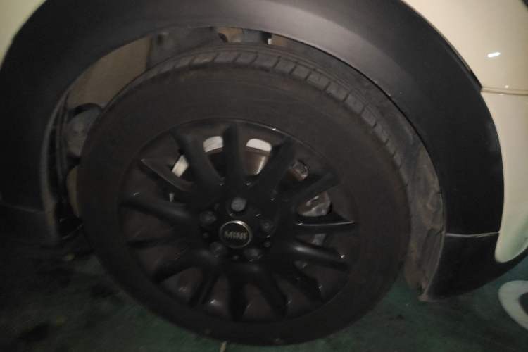 Used MINI 2018 1.5T COOPER Classic Edition Five-Door Version Right Front Wheel Hub