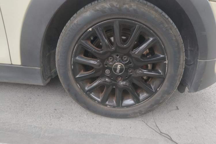 Used MINI 2018 1.5T COOPER Classic Edition Five-Door Version Right Front Wheel Hub