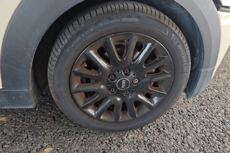 Used MINI 2018 1.5T COOPER Classic Edition Right Front Wheel Hub