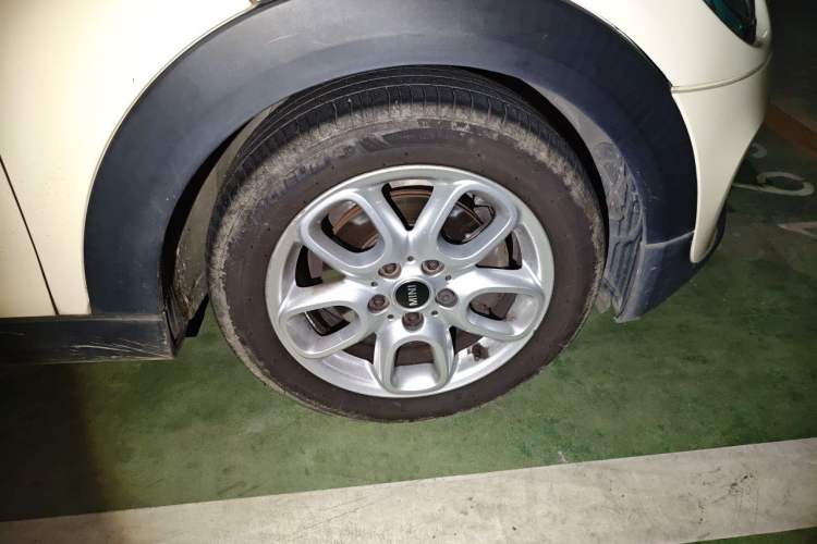 Used MINI 2018 1.5T ONE Five-Door Edition Right Front Wheel Hub