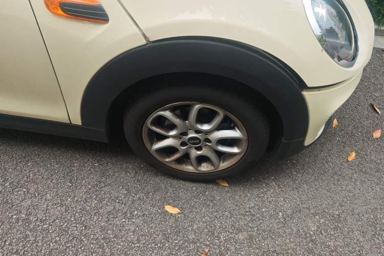 Used MINI 2018 1.5T ONE Right Front Wheel Hub