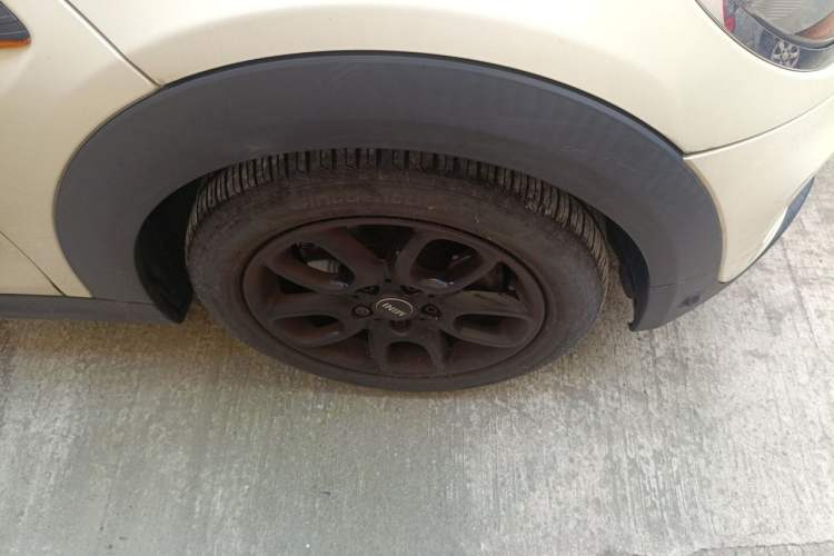 Used MINI 2018 1.5T ONE Right Front Wheel Hub