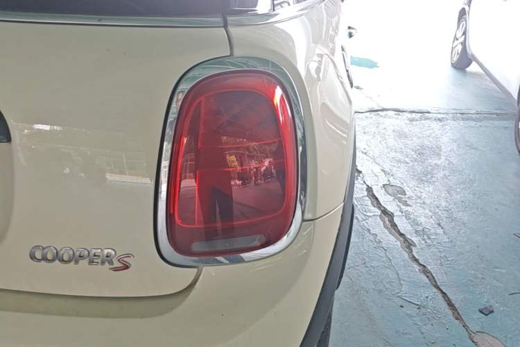 Used MINI 2018 2.0T COOPER S Classic Edition Right Rear Taillight