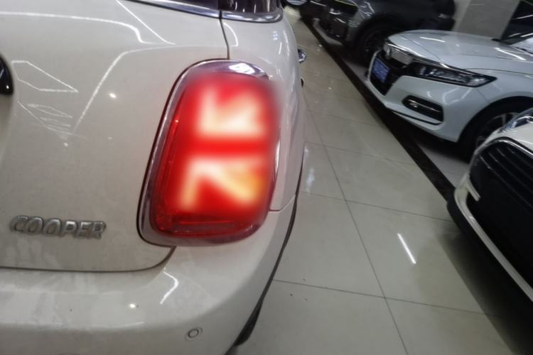 Used MINI 2018 1.5T COOPER Classic Edition Five-Door Version Right Rear Taillight