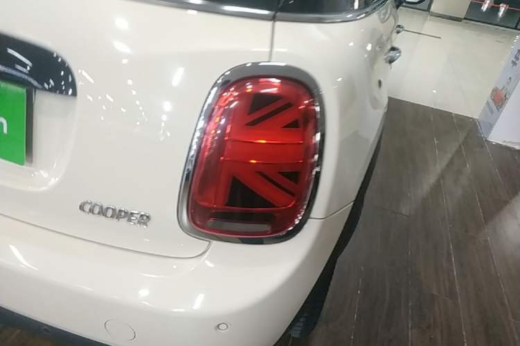 Used MINI 2018 1.5T COOPER Classic Edition Five-Door Version Right Rear Taillight