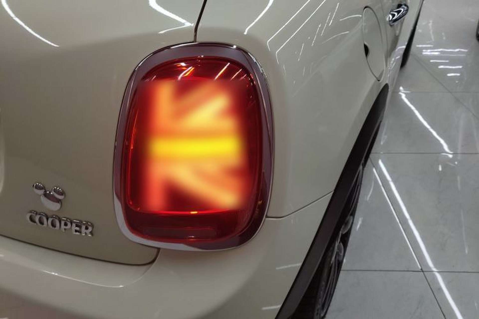 Used MINI 2018 1.5T COOPER Artist Five-Door Edition Right Rear Taillight