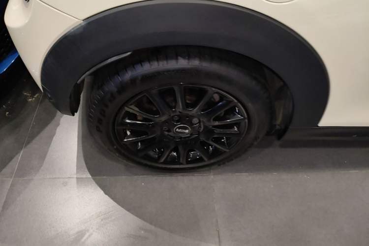 Used MINI 2018 1.5T COOPER Classic Edition Right Rear Wheel Hub
