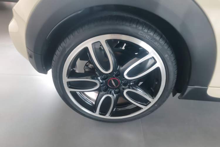 Used MINI 2018 2.0T COOPER S Racing Driver Right Rear Wheel Hub