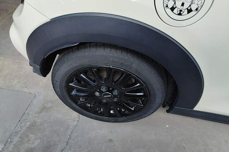 Used MINI 2018 1.5T COOPER Classic Edition Right Rear Wheel Hub