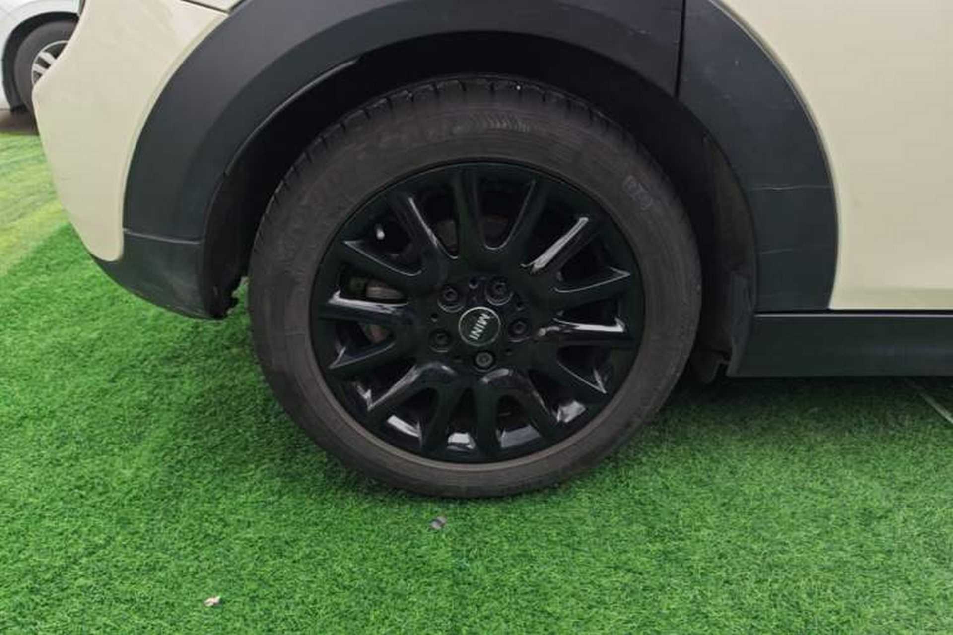Used MINI 2018 1.5T COOPER Classic Edition Five-Door Version Right Rear Wheel Hub