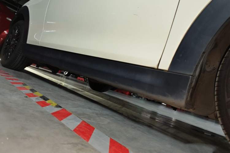 Used MINI 2018 1.5T ONE PLUS Right Side Sill