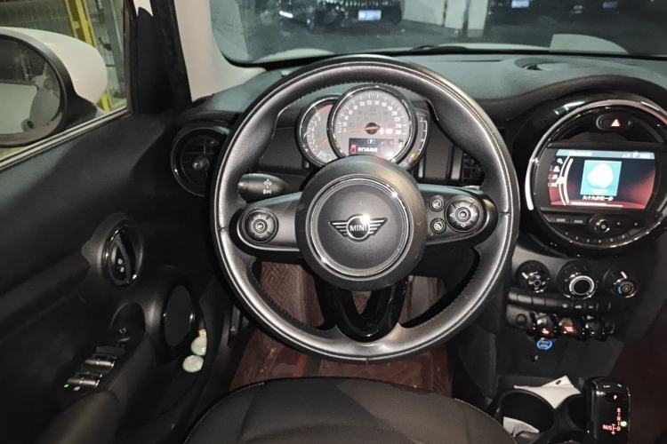 Used MINI 2018 1.5T ONE Five-Door Edition Steering Wheel