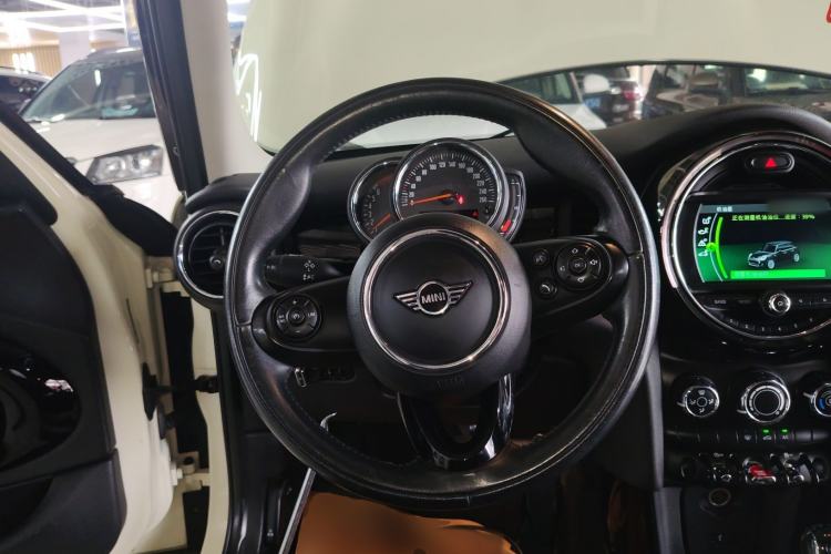 Used MINI 2018 1.5T ONE PLUS Five-Door Edition Steering Wheel