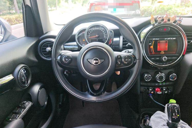 Used MINI 2018 1.5T ONE PLUS Five-Door Edition Steering Wheel