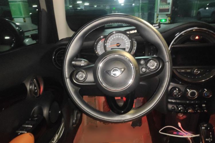Used MINI 2018 1.5T COOPER Classic Edition Five-Door Version Steering Wheel