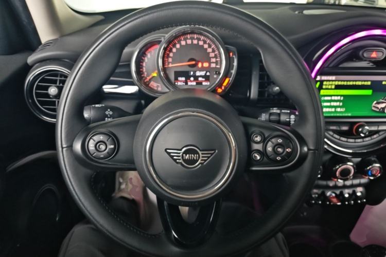 Used MINI 2018 1.5T COOPER Classic Edition Five-Door Version Steering Wheel