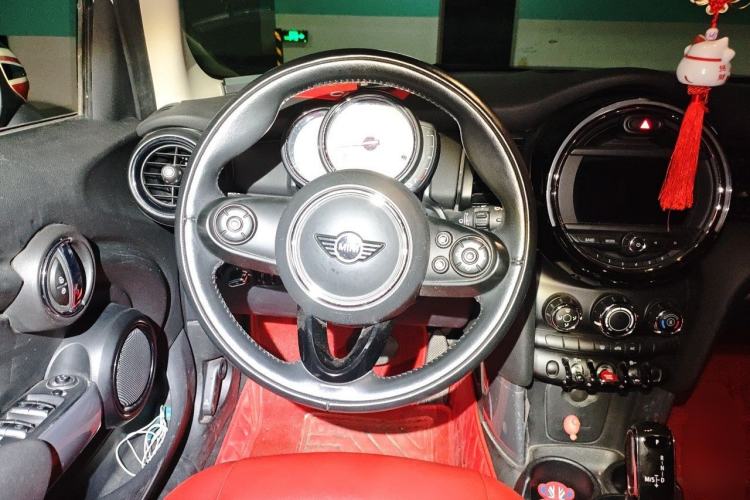 Used MINI 2018 1.5T ONE Five-Door Edition Steering Wheel