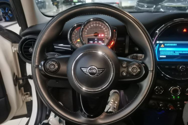 Used MINI 2018 1.5T COOPER Classic Edition Five-Door Version Steering Wheel