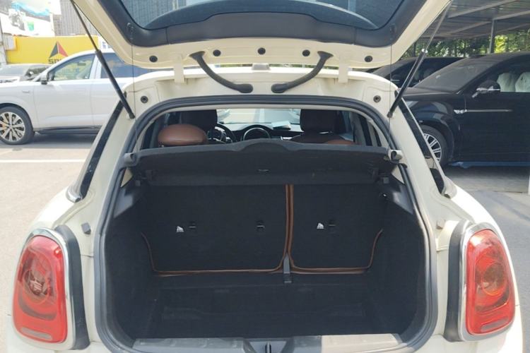 Used MINI 2018 1.5T ONE PLUS Five-Door Edition Trunk
