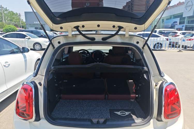 Used MINI 2018 1.5T COOPER Classic Edition Trunk