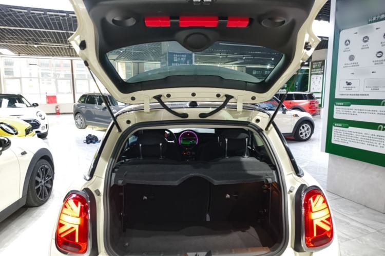 Used MINI 2018 1.5T COOPER Classic Edition Trunk