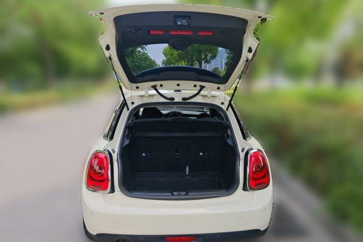 Used MINI 2018 1.5T ONE PLUS Five-Door Edition Trunk