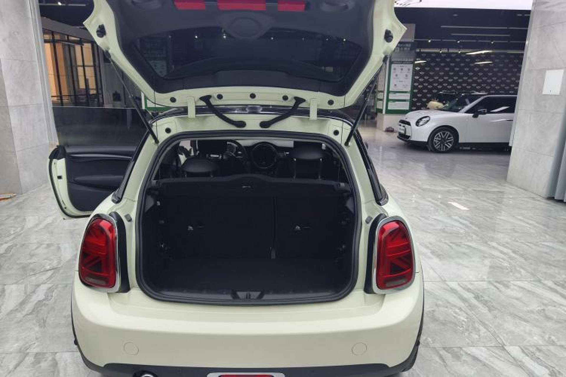 Used MINI 2018 1.5T COOPER Artist Trunk