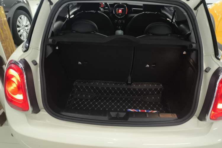 Used MINI 2018 1.5T ONE PLUS Trunk
