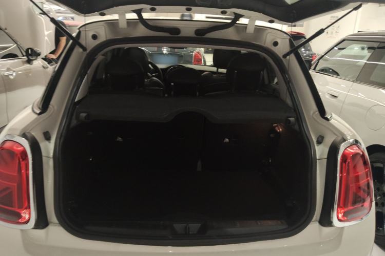 Used MINI 2018 1.5T COOPER Classic Edition Five-Door Version Trunk
