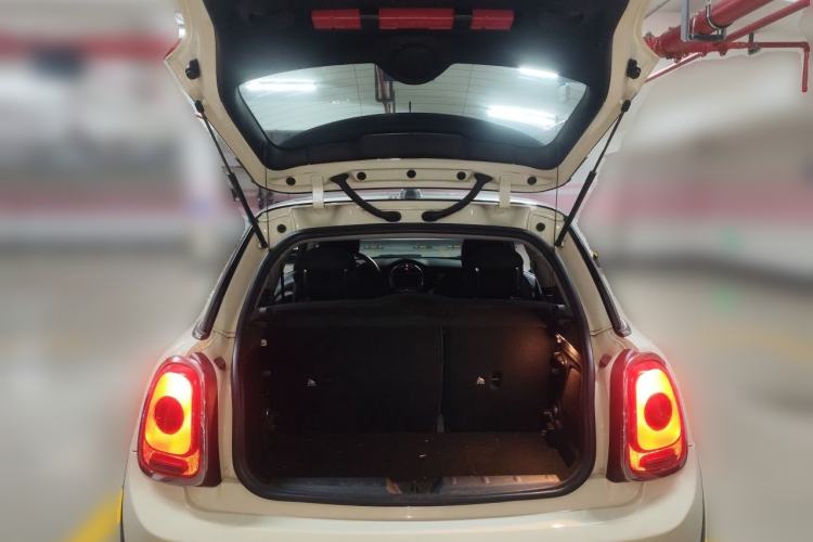 Used MINI 2018 1.5T COOPER Classic Edition Trunk