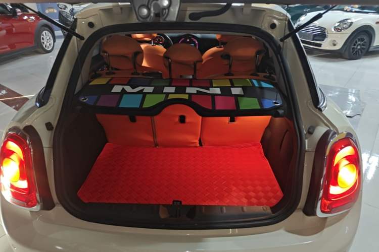 Used MINI 2018 1.5T ONE PLUS Five-Door Edition Trunk