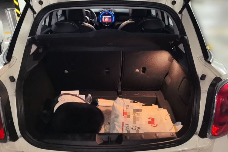Used MINI 2018 1.5T ONE Five-Door Edition Trunk