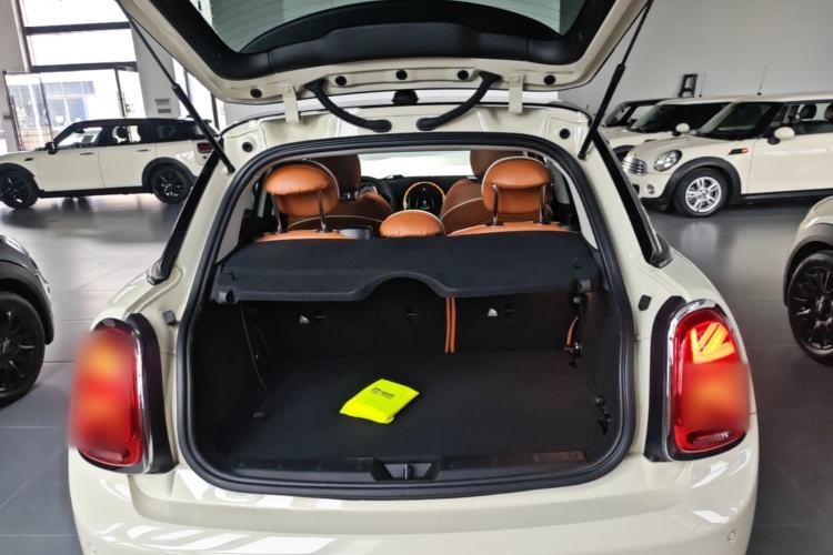 Used MINI 2018 1.5T COOPER Classic Edition Five-Door Version Trunk