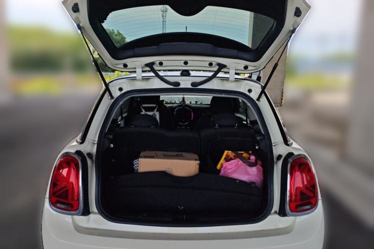 Used MINI 2018 1.5T COOPER Classic Edition Trunk