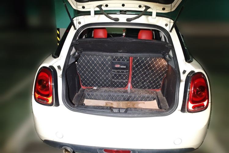 Used MINI 2018 1.5T ONE Five-Door Edition Trunk