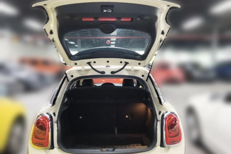 Used MINI 2018 1.5T ONE PLUS Five-Door Edition Trunk