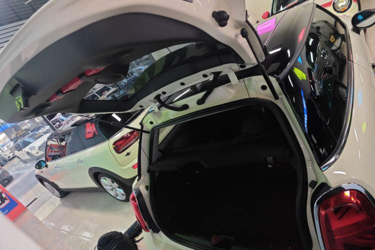 Used MINI 2018 1.5T COOPER Classic Edition Trunk