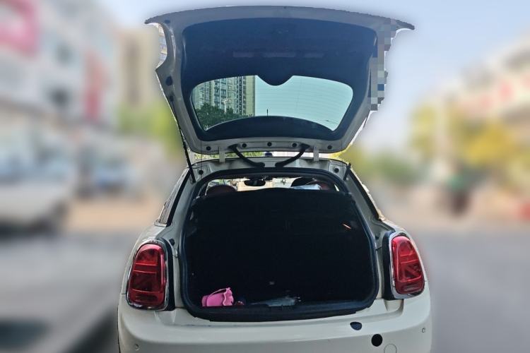 Used MINI 2018 1.5T COOPER Artist Five-Door Edition Trunk