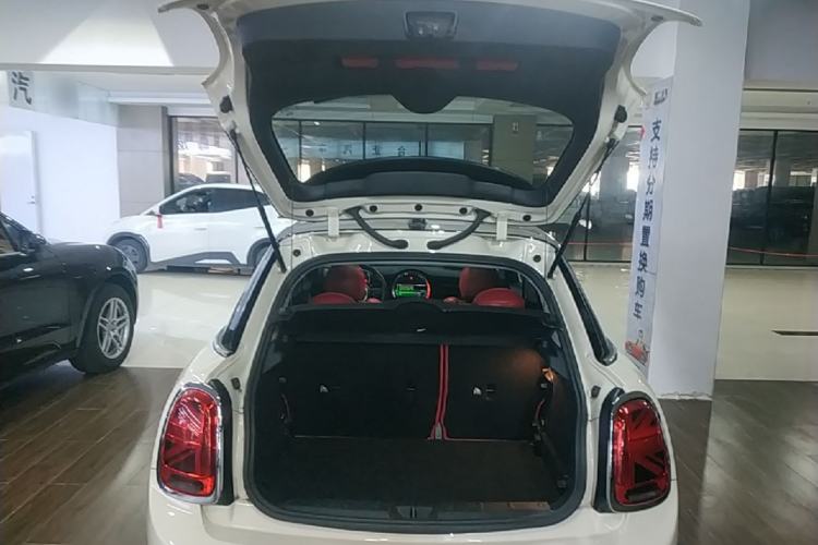 Used MINI 2018 1.5T COOPER Classic Edition Five-Door Version Trunk