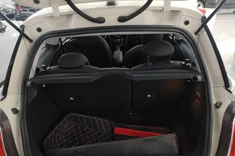 Used MINI 2018 1.5T ONE PLUS Trunk