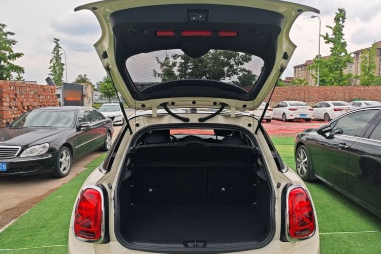 Used MINI 2018 1.5T COOPER Classic Edition Five-Door Version Trunk