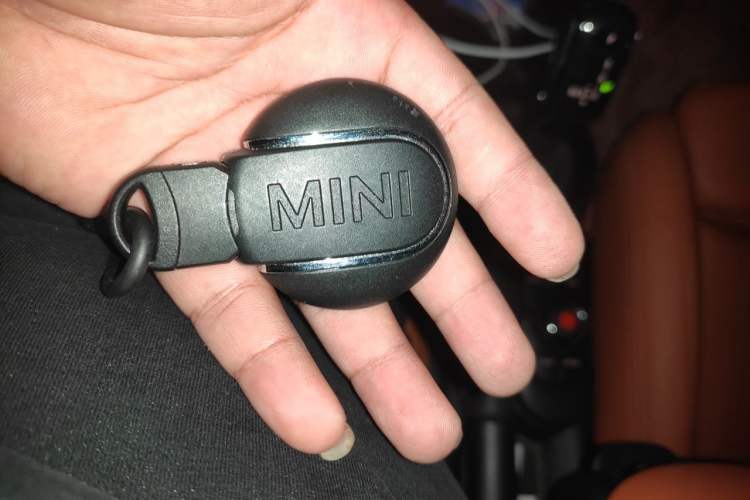 Used MINI 2018 1.5T COOPER Classic Edition Five-Door Version Vehicle Key