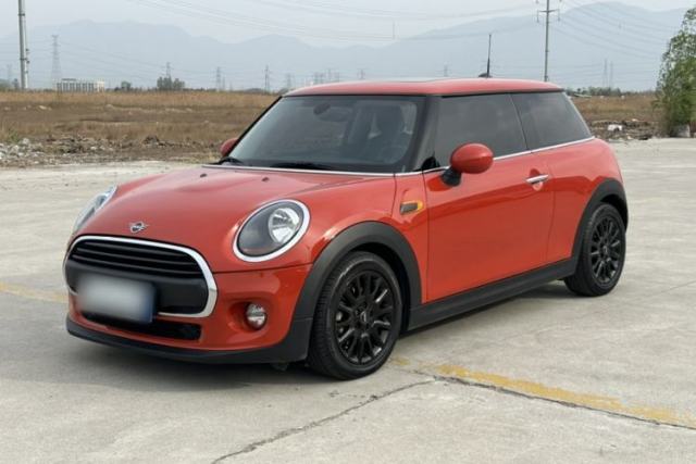 Ojetý MINI 2018 1.5T ONE PLUS