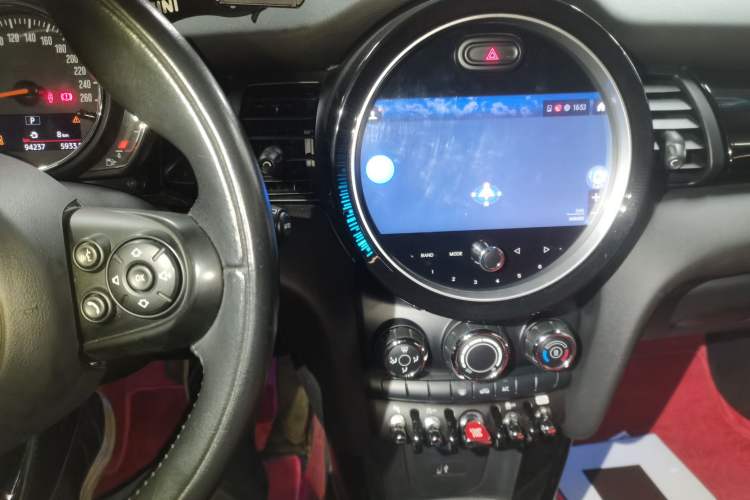 Used MINI 2018 1.5T COOPER Classic Edition Five-Door Version Audio And AC Panel