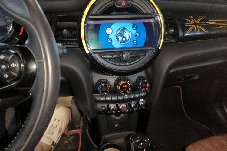 Used MINI 2018 1.5T COOPER CABRIO Classic Edition Audio And AC Panel